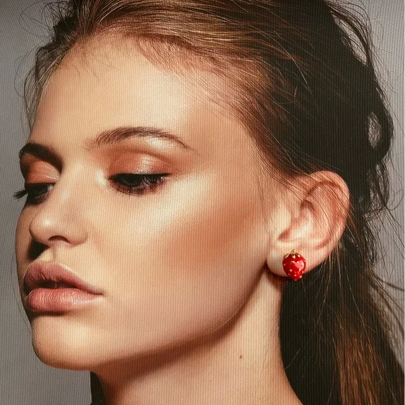 🎁Kate Spade Strawberry Stud Earrings - like to get cco price today - Picture 4 of 5